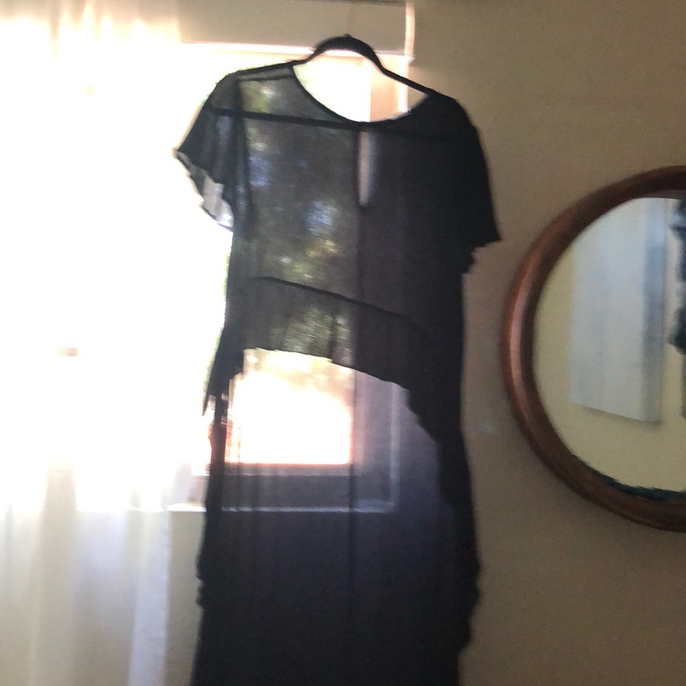 Three bird nest hi low shirt